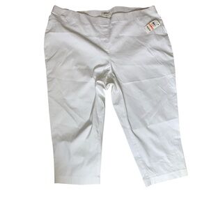 Style & Co Plus Capri Pants Women 24W White Mid Rise Comfort Waist NWT